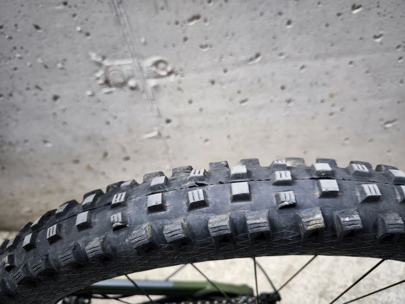 Używany Nukeproof Mega 275c Factory 2019 2019 Mountainbike — zdjęcie 5 z 20