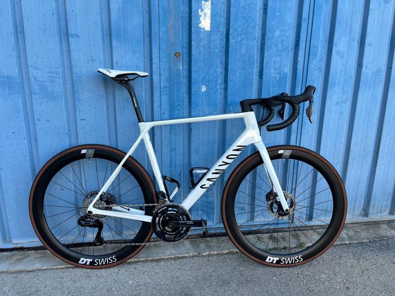 Canyon Ultimate CF SLX 9 Disc Di2 usato in L buycycle