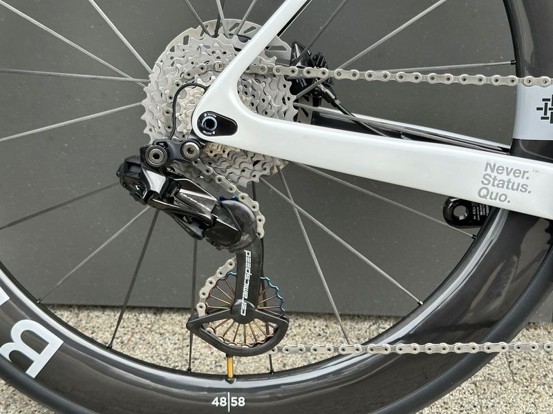 Factor OSTRO VAM 2023 2023 Road & Gravel d'occasion — image 4 sur 13