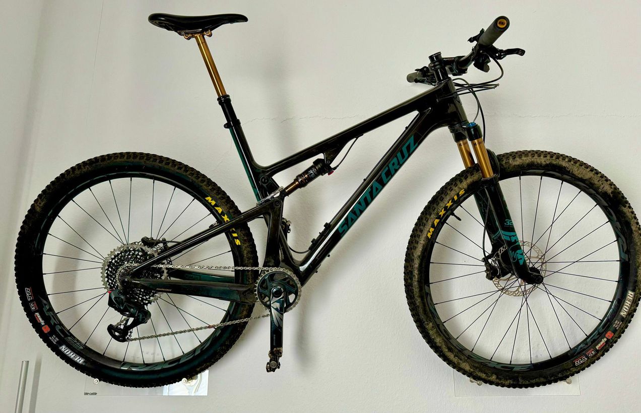 Santa Cruz Blur X01 / Carbon CC / 29 used in XL | buycycle USA