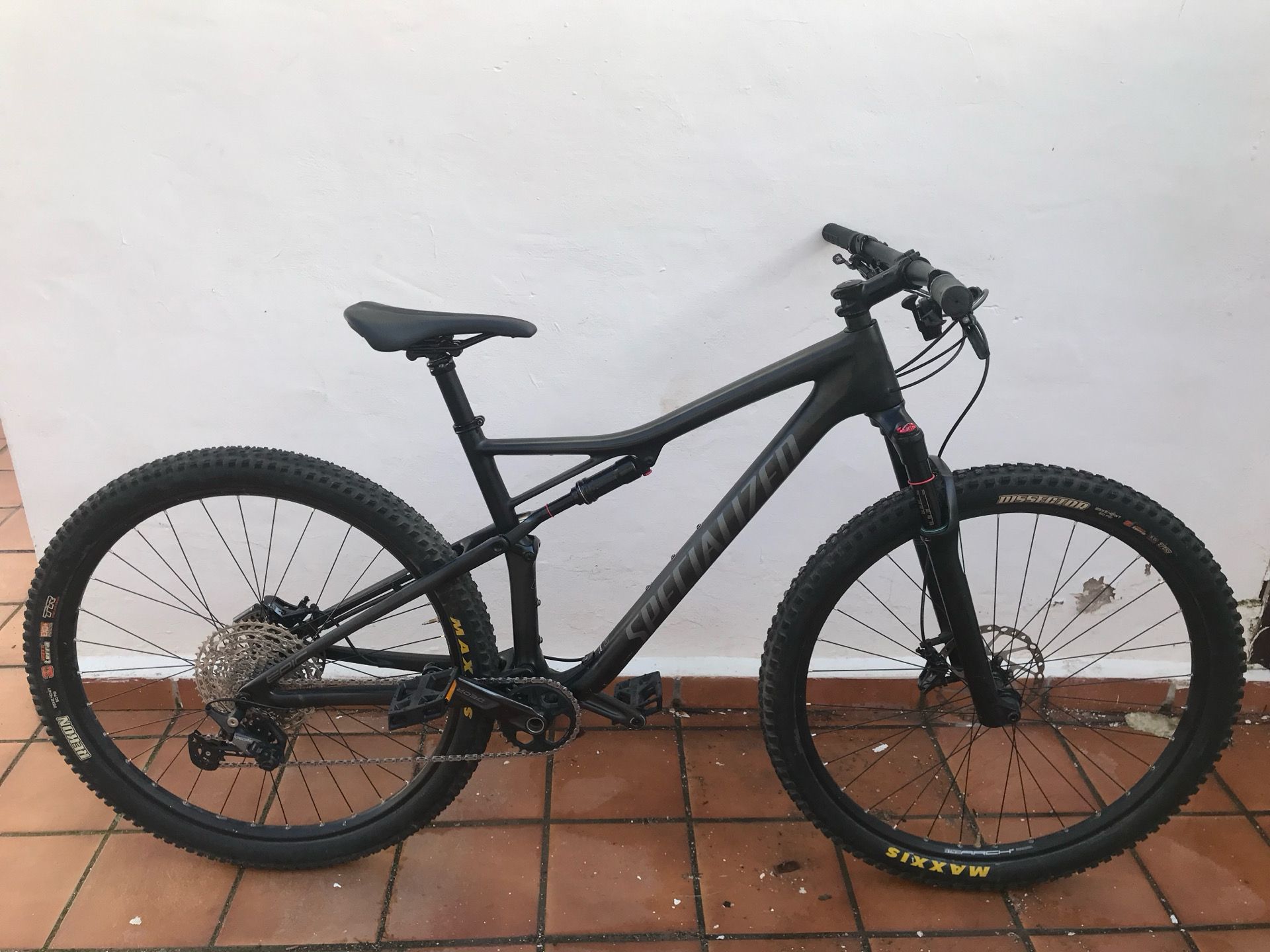 Specialized epic comp carbon deals evo 2019