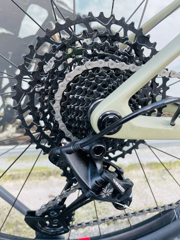 Orbea ALMA M51 2022 2022 Mountainbike usato, Nero — immagine 2 di 5