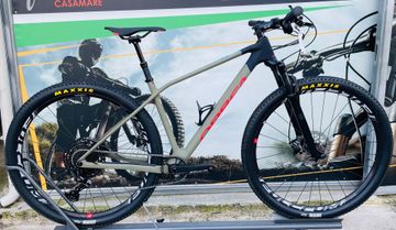 Orbea ALMA M51 2022 2022 Mountainbike usato, Nero — immagine 1 di 5