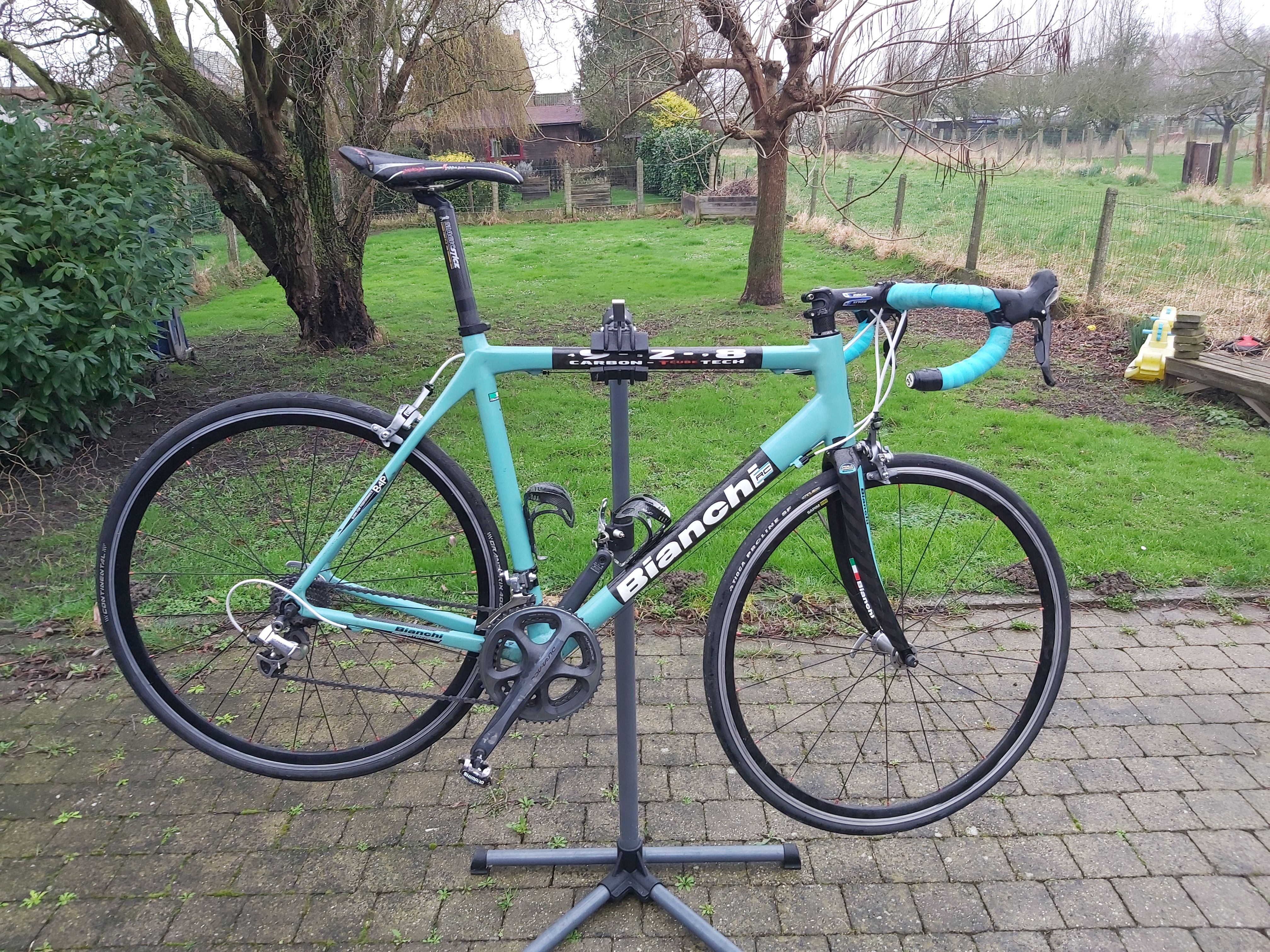 Bianchi 928 store carbon 2010