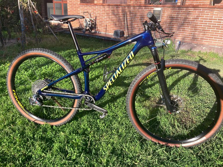 Specialized epic comp hot sale carbon evo 2019