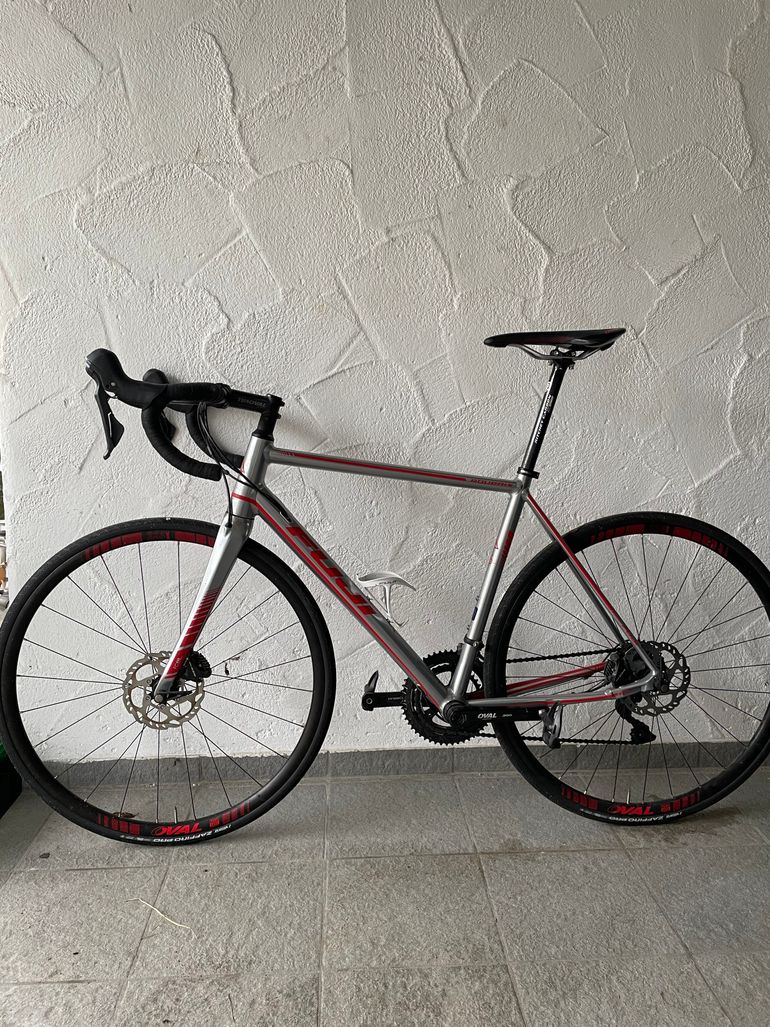 Fuji roubaix 1.3 road bike online 2019