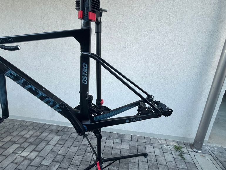 Used Factor Frame Kit Ostro VAM + Ultegra Di2 12V 2023 Road & Gravel, Black — image 3 of 7