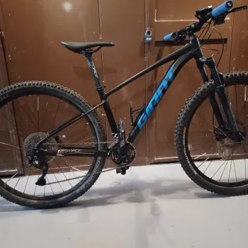 Used Giant Thalon 2021 Mountainbike, Black — image 1 of 6