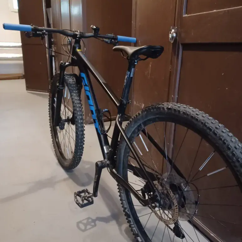 Used Giant Thalon 2021 Mountainbike, Black — image 3 of 6