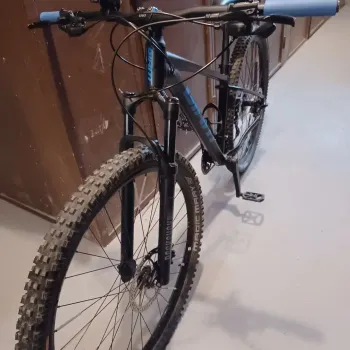 Used Giant Thalon 2021 Mountainbike, Black — image 4 of 6