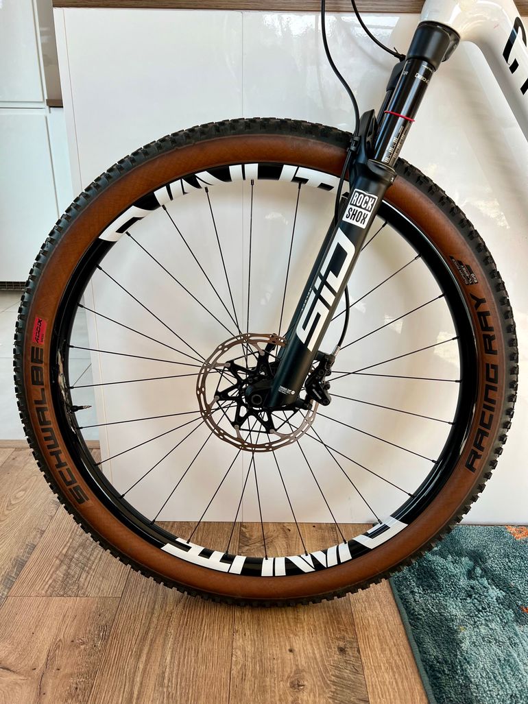 Used Canyon Lux CF 6 2021 2021 Mountainbike — image 9 of 11