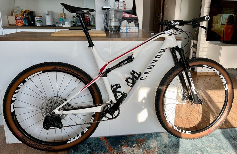 Used Canyon Lux CF 6 2021 2021 Mountainbike — image 2 of 11