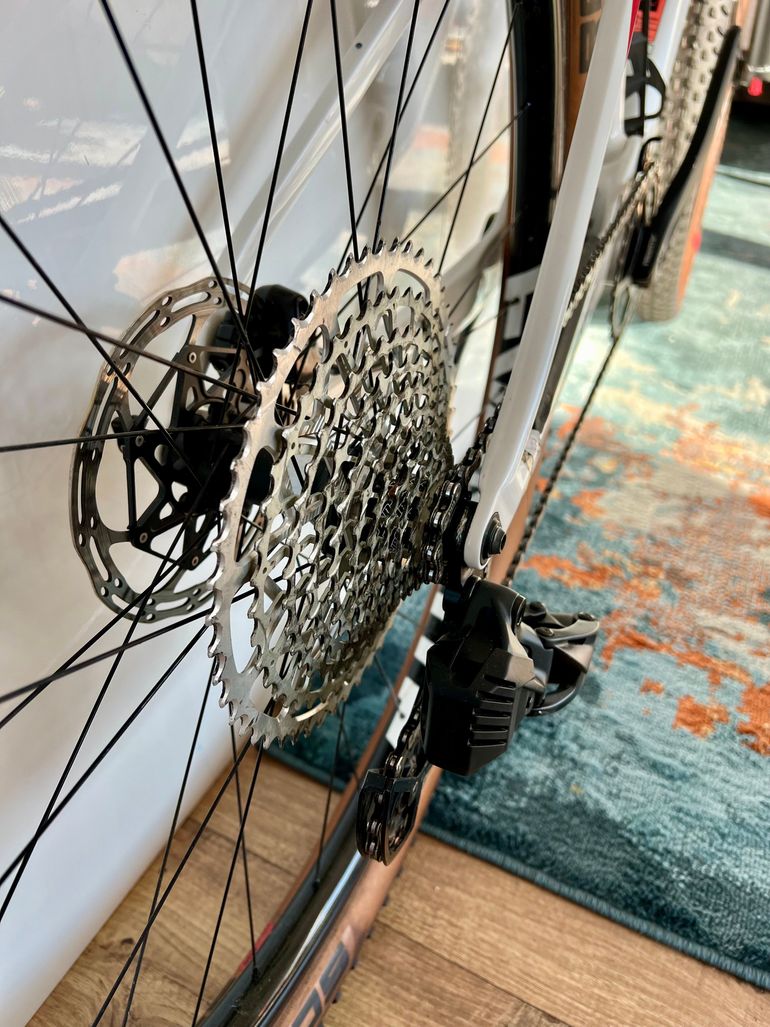 Used Canyon Lux CF 6 2021 2021 Mountainbike — image 4 of 11