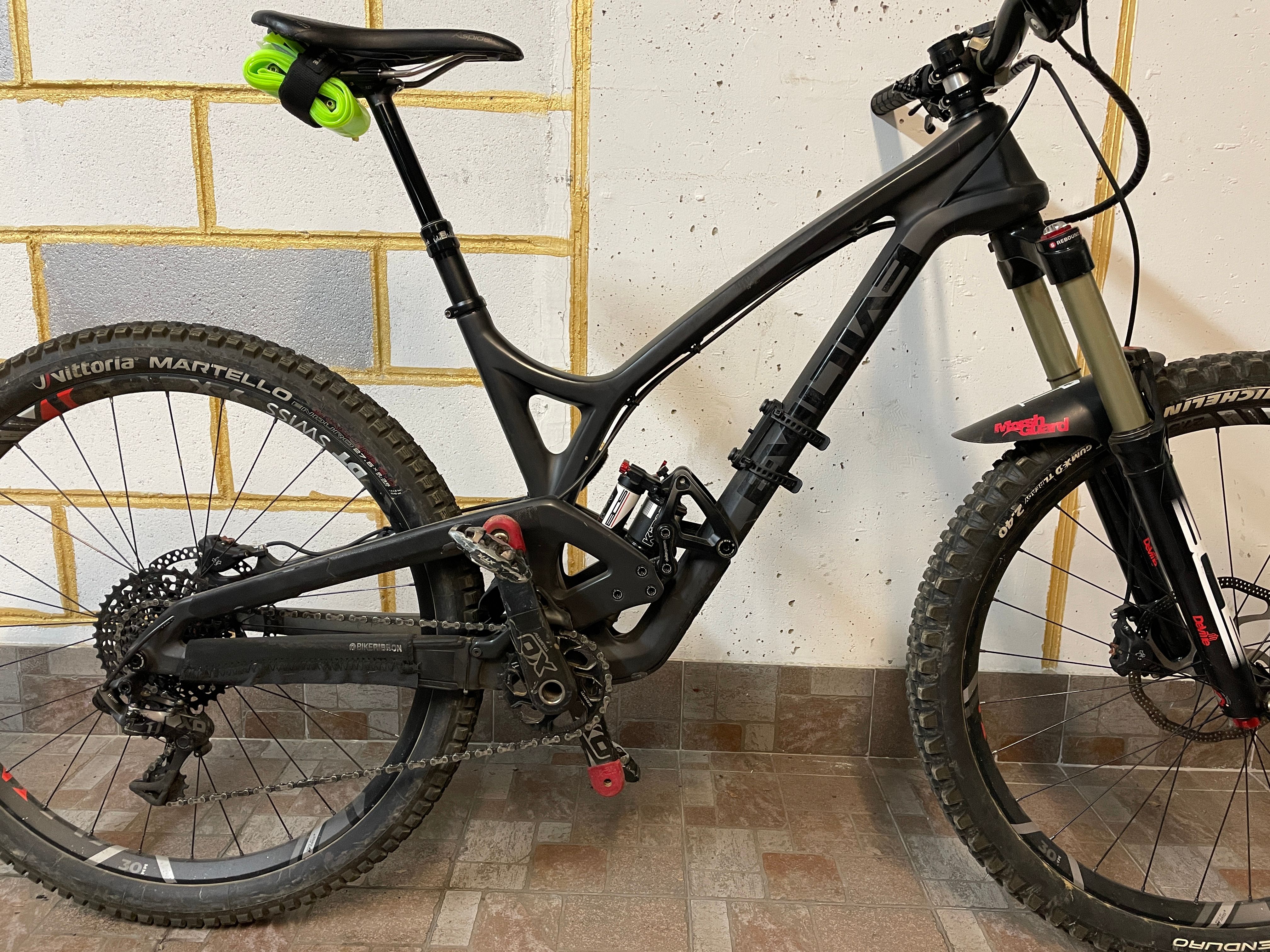 仮】EVIL BIKES INSURGENT / イービル インサージェント