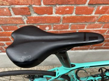 Used Bianchi Oltre XR3 CV Disc Carbon/Campagnolo Potenza 2x11/Size 53/Good Condition! 2021 Road & Gravel, Green — image 9 of 14