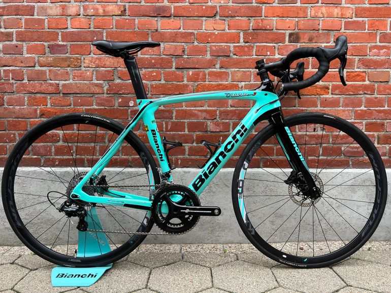 Bianchi Oltre XR3 CV Disc Carbon Campagnolo Potenza 2x11 Size 53 Good Condition used in 53 cm buycycle