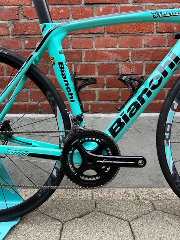 Used Bianchi Oltre XR3 CV Disc Carbon/Campagnolo Potenza 2x11/Size 53/Good Condition! 2021 Road & Gravel, Green — image 3 of 14