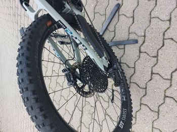 Used Lapierre Overvolt GLP 2 Elite 2022 2022 Mountainbike, White, 27.5 — image 3 of 5