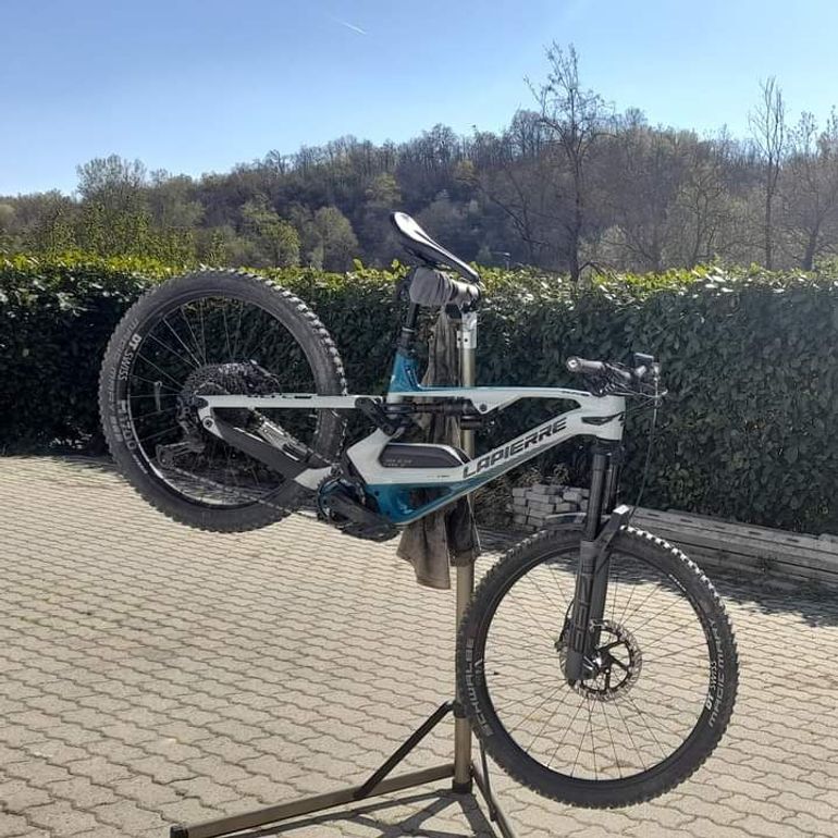 Used Lapierre Overvolt GLP 2 Elite 2022 2022 Mountainbike, White, 27.5 — image 1 of 5