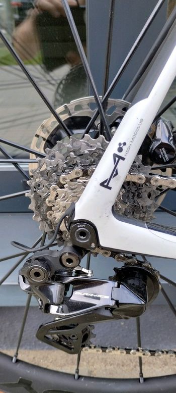 Used Cannondale Synapse Hi MOD Disc Dura Ace Di2 2019 2019 Road & Gravel — image 74 of 78
