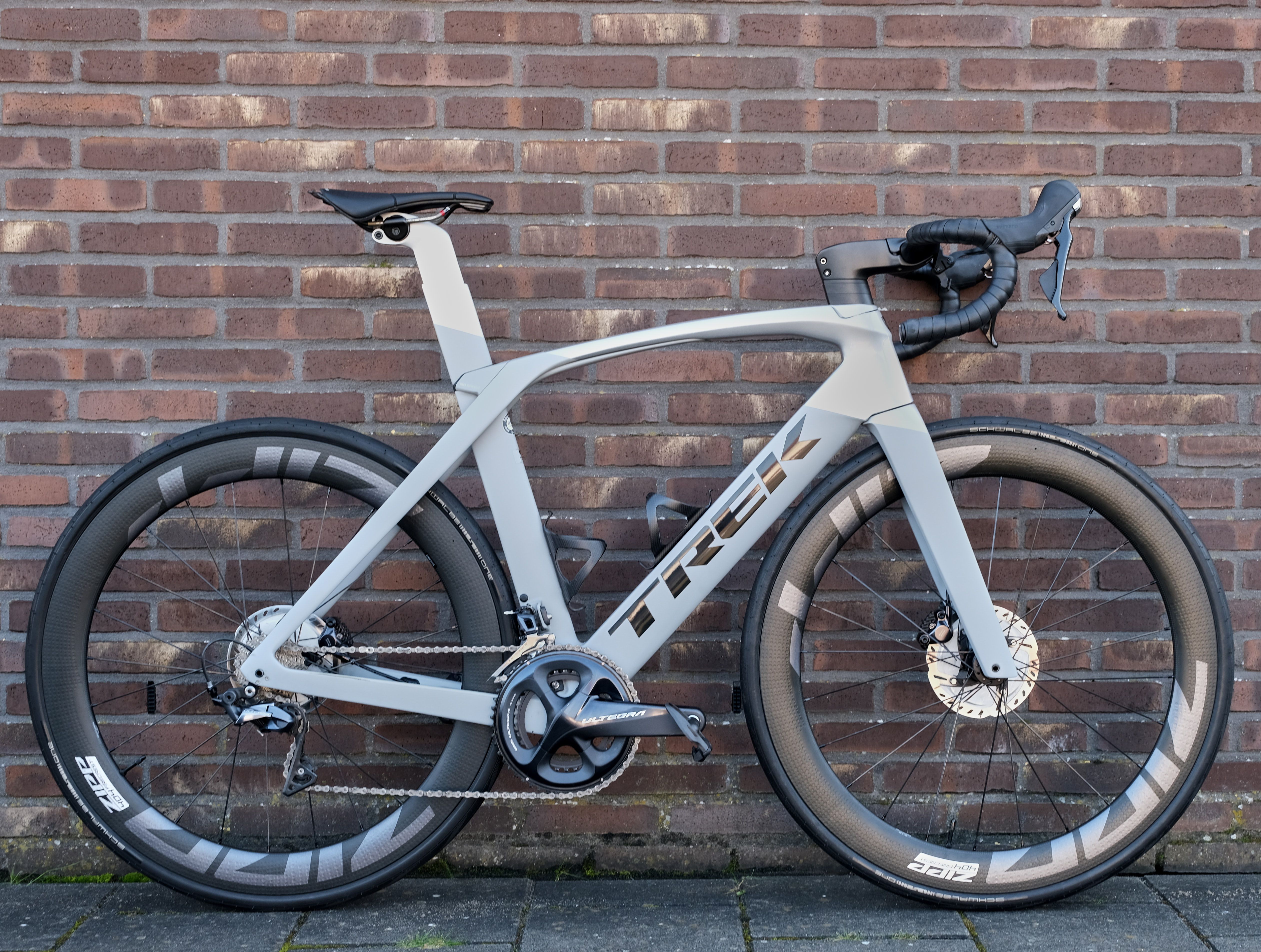 2019 trek madone slr hotsell 6 disc