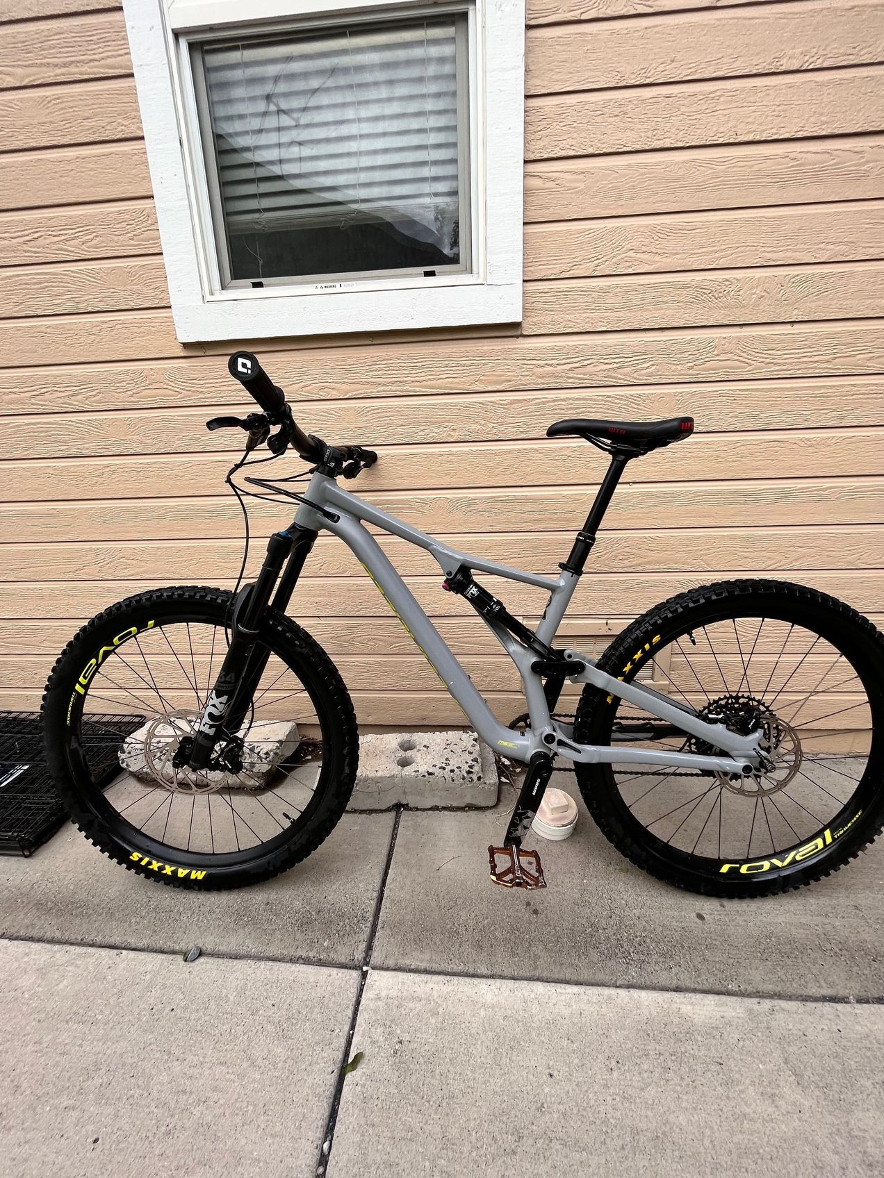 Specialized stumpjumper evo 2024 comp alloy 27.5