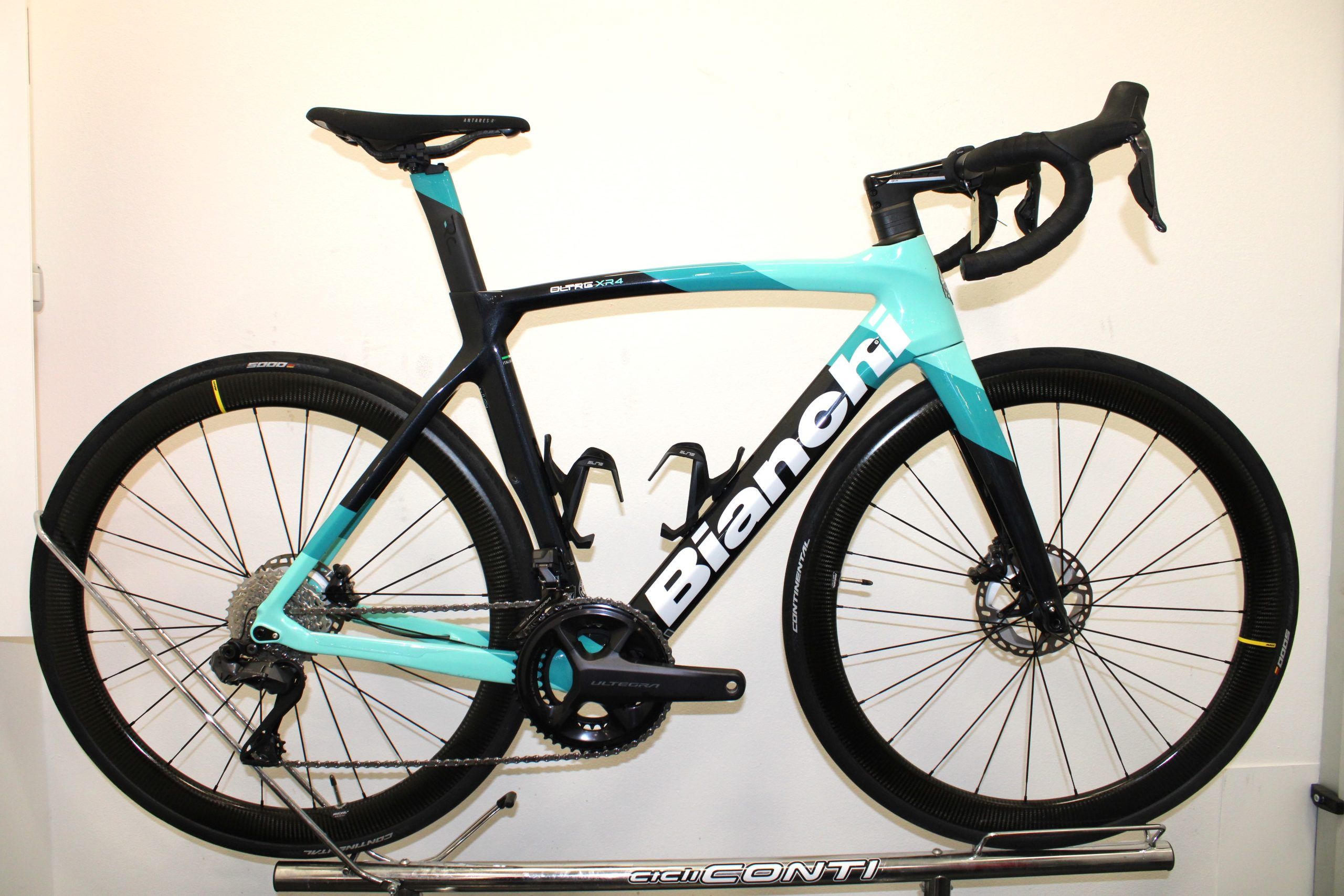 Bianchi Oltre XR 4 - COD. 4093 used in 55 cm | buycycle USA