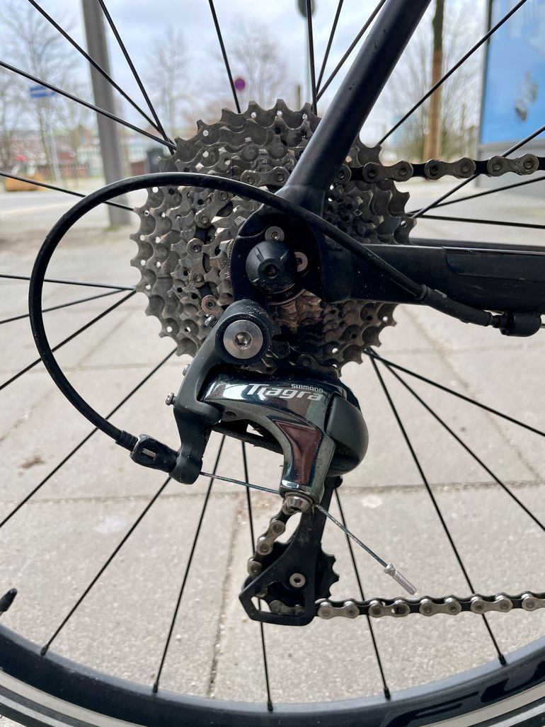 Used Canyon Endurace 6 RB 2022 2022 Road & Gravel, Schwarz — image 11 of 12