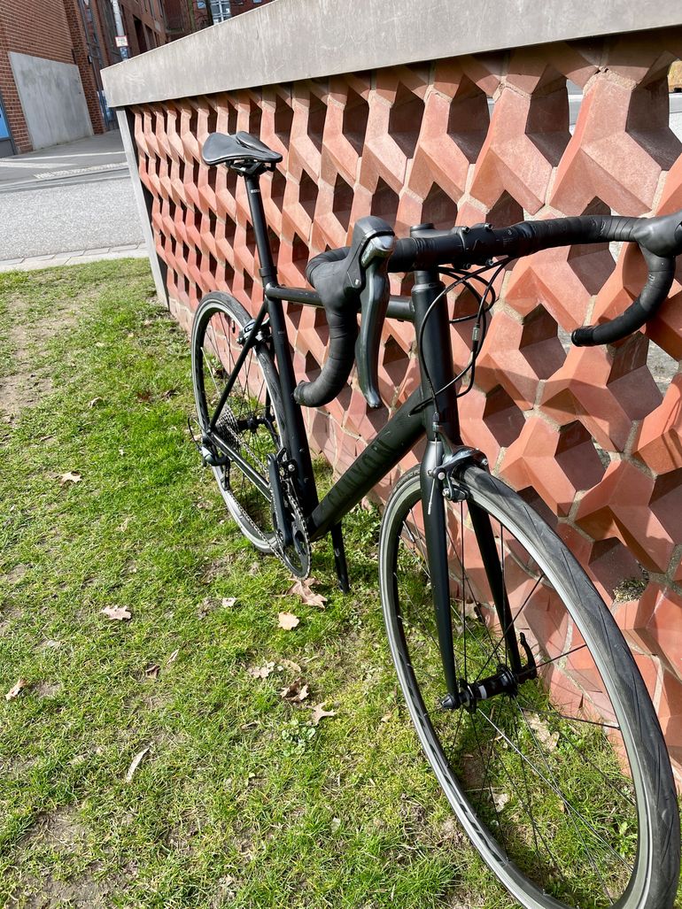 Used Canyon Endurace 6 RB 2022 2022 Road & Gravel, Schwarz — image 4 of 12