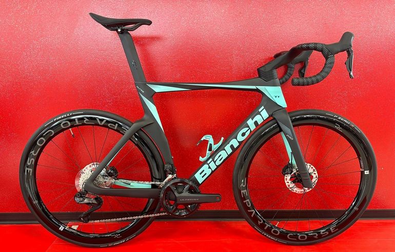 Used Bianchi Oltre PRO - Ultegra Di2 2023 2023 Road & Gravel — image 1 of 14
