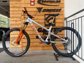 Pivot Firebird 29 Pro X01 2023 2023 Mountainbike d'occasion — image 1 sur 9