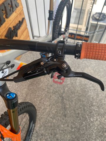 Pivot Firebird 29 Pro X01 2023 2023 Mountainbike d'occasion — image 7 sur 9