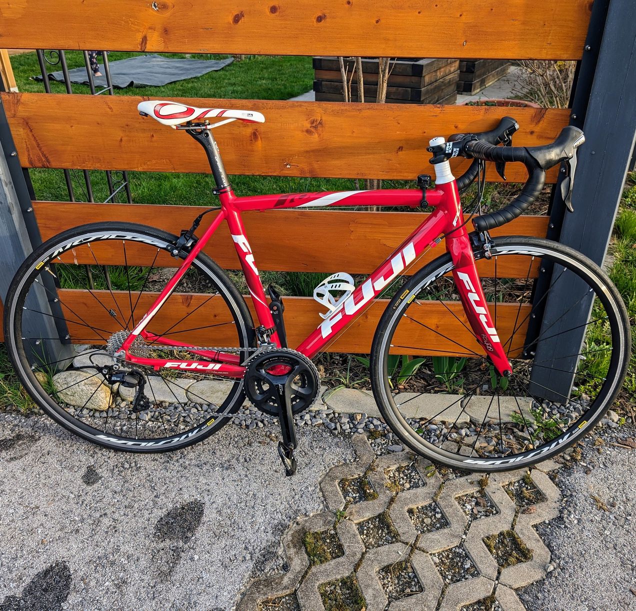 Fuji Roubaix 1.0 used in 52 cm | buycycle NO