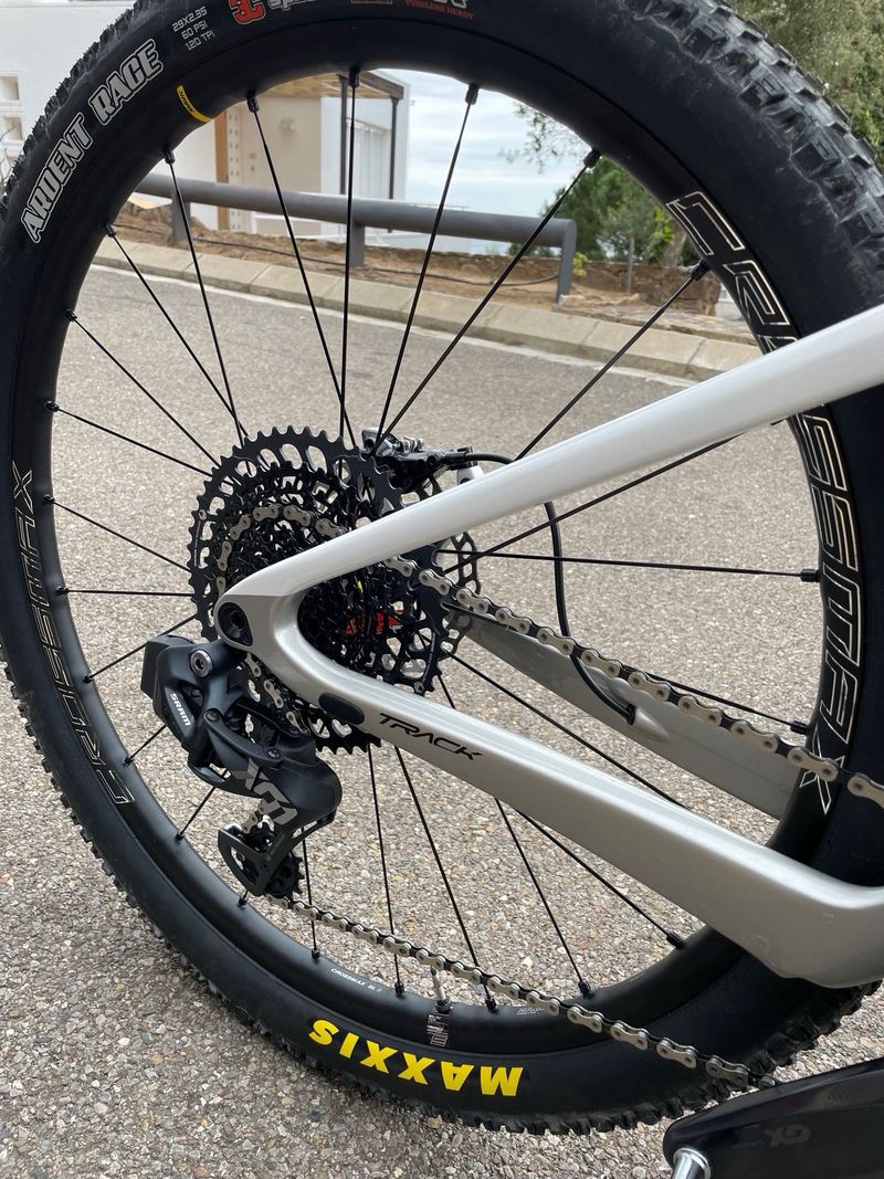 Used Megamo TRACK 10 2021 2021 Mountainbike, White — image 3 of 12