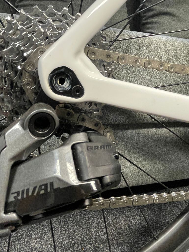 Used Colnago V3 Disc Rival AXS Bike 2022 2022 Road & Gravel, Weiß — image 3 of 9