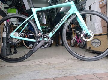 Tweedehands Bianchi Specialissima COMP Ultegra Di2 2024 2024 Road & Gravel