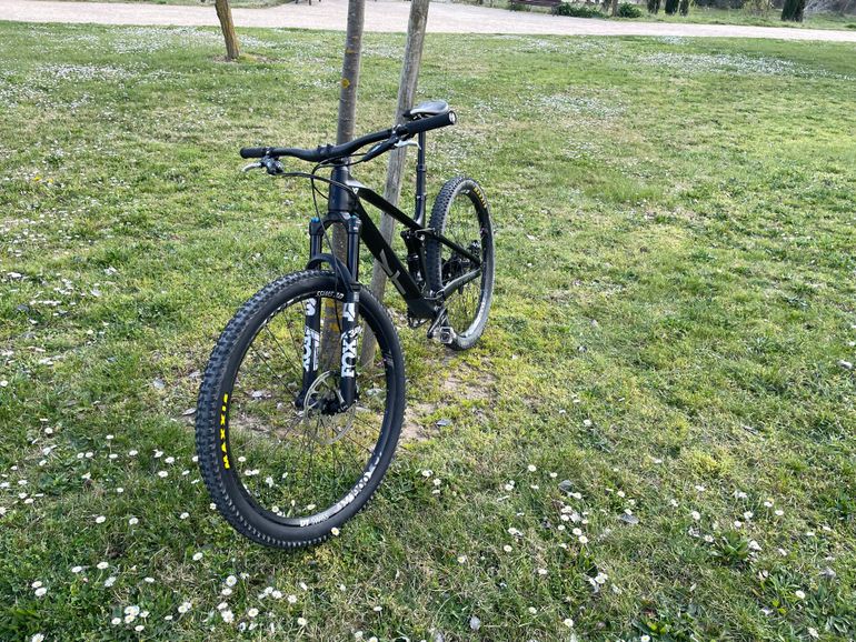 Used YT Industries Izzo CORE 2 29 2022 2022 Mountainbike, Black, 29 — image 9 of 13