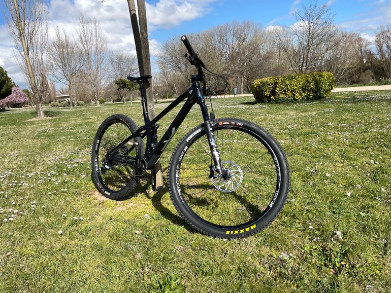 Used YT Industries Izzo CORE 2 29 2022 2022 Mountainbike, Black, 29 — image 2 of 13