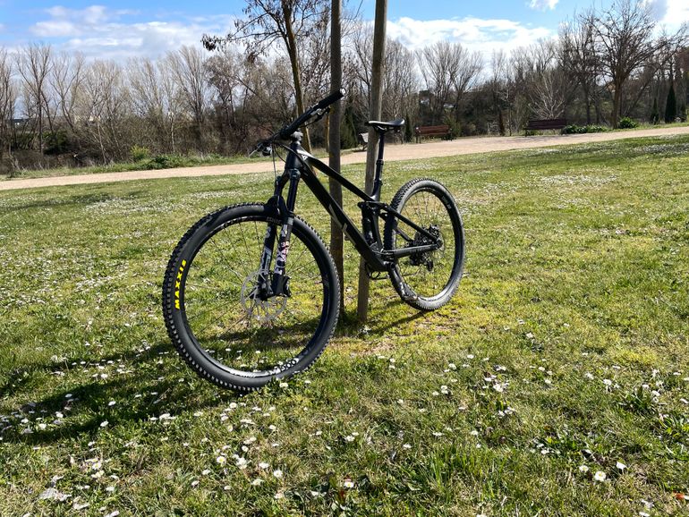 Used YT Industries Izzo CORE 2 29 2022 2022 Mountainbike, Black, 29 — image 5 of 13