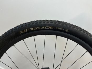 Used Specialized Epic Expert Carbon 2019 Mountainbike, Red — image 4 of 7