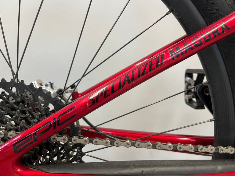 Used Specialized Epic Expert Carbon 2019 Mountainbike, Red — image 6 of 7