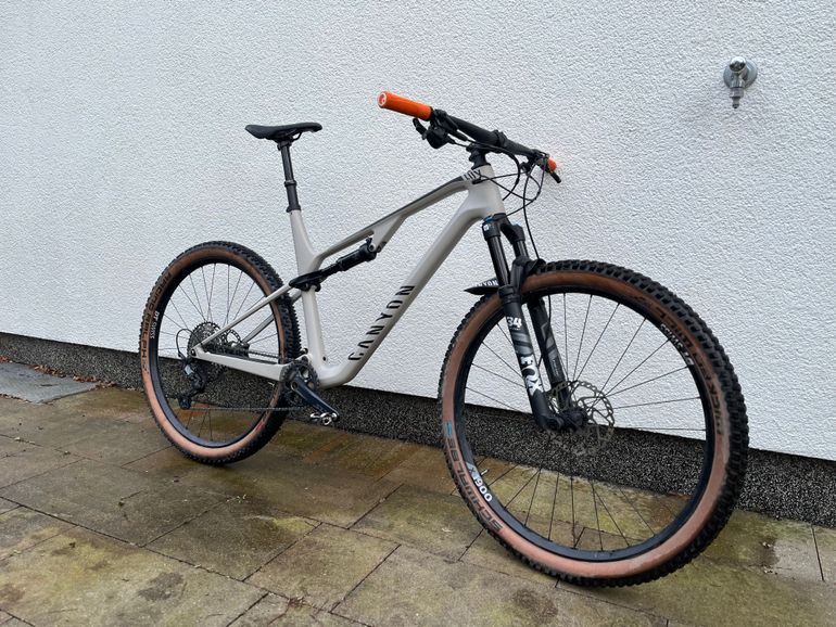 Used Canyon Lux Trail CF 6 2023 2023 Mountainbike — image 1 of 6