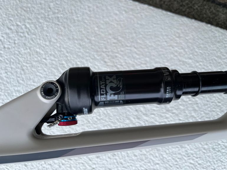 Used Canyon Lux Trail CF 6 2023 2023 Mountainbike — image 3 of 6
