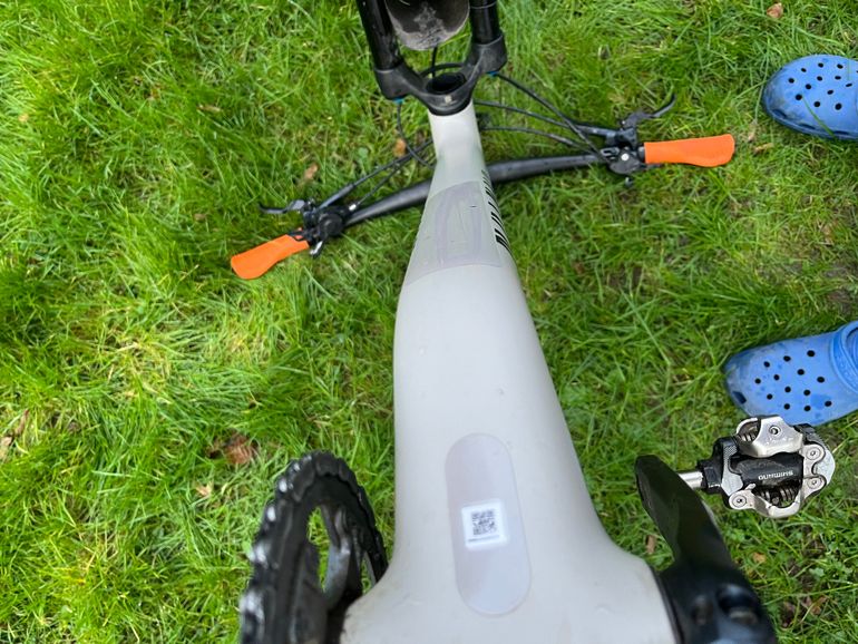 Used Canyon Lux Trail CF 6 2023 2023 Mountainbike — image 2 of 6