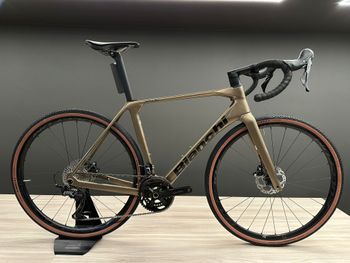 Bianchi IMPULSO COMP 2024 Road & Gravel usato