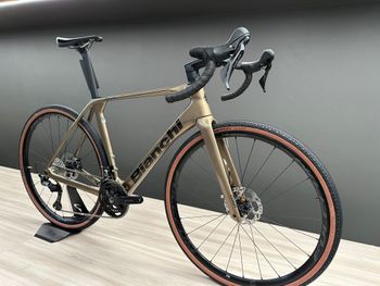 Bianchi IMPULSO COMP 2024 Road & Gravel usato, Arancione — immagine 2 di 6