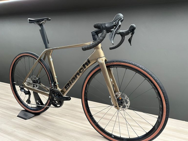 Bianchi IMPULSO COMP 2024 Road & Gravel usato, Arancione — immagine 2 di 6
