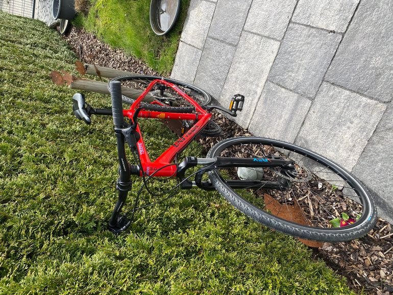 Used Univega Terrano 2020 Road & Gravel, Red — image 4 of 6