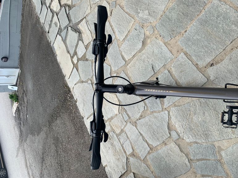 Used Giant FastRoad SL 3 2021 2021 Road & Gravel, Light Gray — image 10 of 18
