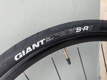 Used Giant FastRoad SL 3 2021 2021 Road & Gravel, Light Gray — image 15 of 18